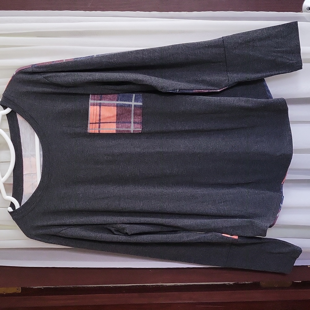 Women's XL gray and orange checked long sleeve top